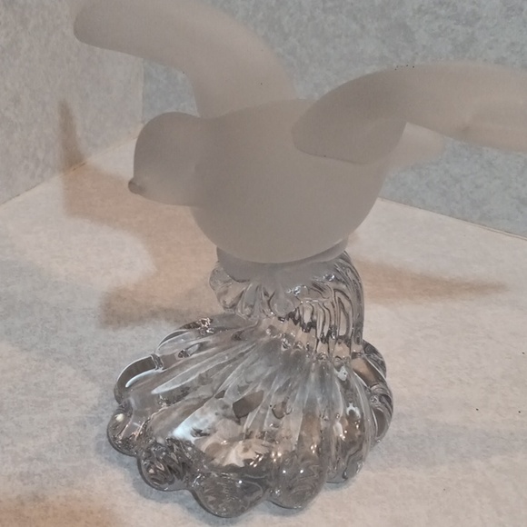 Frosted Glass Bird Figurine - Picture 2 of 6